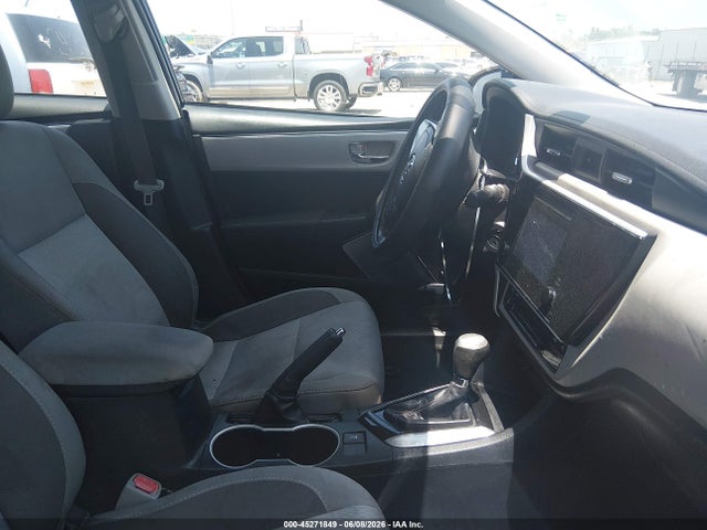 45271849 :رقم المزاد ، 2T1BURHE1JC017446 vin ، 2018 Toyota Corolla Le مزاد بيع