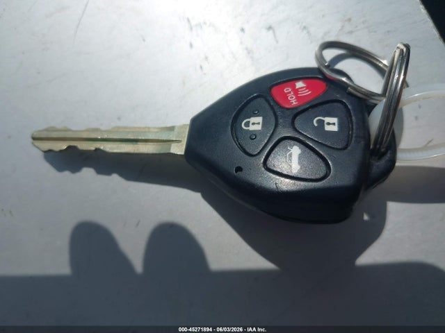 45271894 :رقم المزاد ، 4T1BF3EK1BU209998 vin ، 2011 Toyota Camry Le مزاد بيع