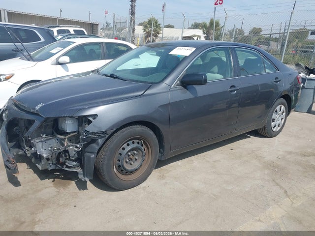 45271894 :رقم المزاد ، 4T1BF3EK1BU209998 vin ، 2011 Toyota Camry Le مزاد بيع