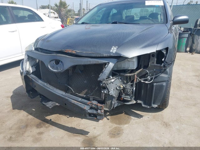 45271894 :رقم المزاد ، 4T1BF3EK1BU209998 vin ، 2011 Toyota Camry Le مزاد بيع