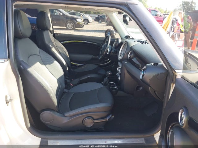 Продаж на аукціоні авто 2010 Mini Cooper S, vin: WMWMF7C55ATZ71735, номер лоту: 45271905
