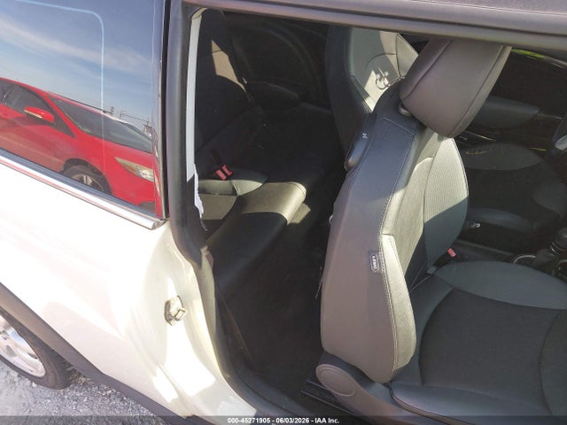 Продаж на аукціоні авто 2010 Mini Cooper S, vin: WMWMF7C55ATZ71735, номер лоту: 45271905