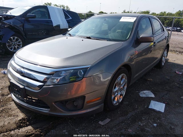 45272075 :رقم المزاد ، 3FAHP0HA2AR221019 vin ، 2010 Ford Fusion Se مزاد بيع
