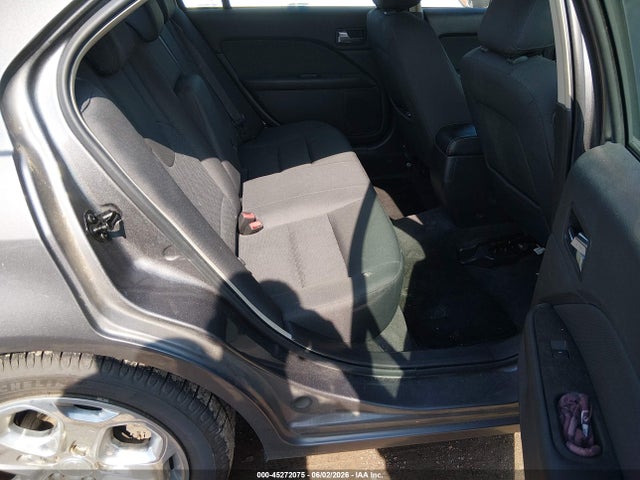 45272075 :رقم المزاد ، 3FAHP0HA2AR221019 vin ، 2010 Ford Fusion Se مزاد بيع