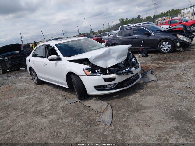 2013 Volkswagen Passat 2.5l Se მანქანა იყიდება აუქციონზე, vin: 1VWBH7A30DC021726, აუქციონის ნომერი: 45272130