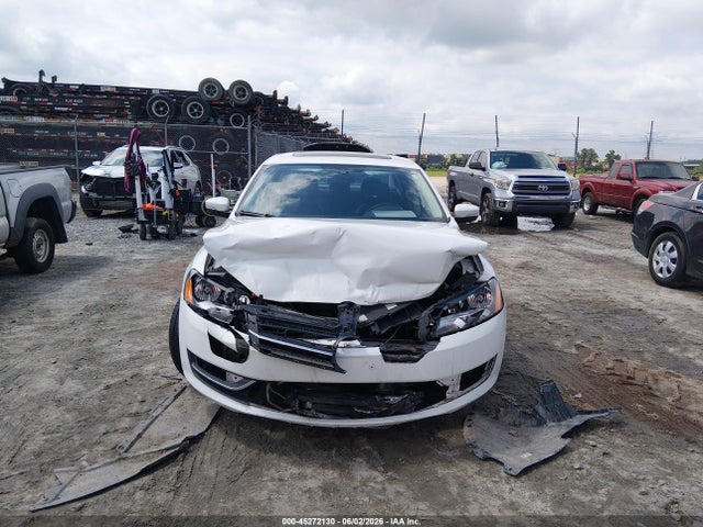 2013 Volkswagen Passat 2.5l Se მანქანა იყიდება აუქციონზე, vin: 1VWBH7A30DC021726, აუქციონის ნომერი: 45272130