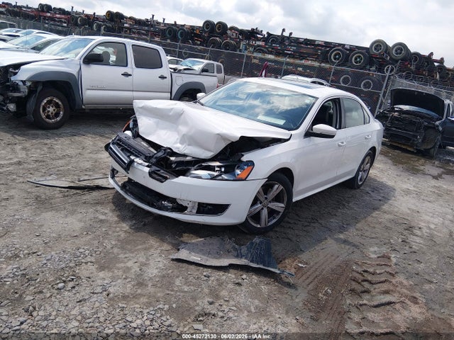 2013 Volkswagen Passat 2.5l Se მანქანა იყიდება აუქციონზე, vin: 1VWBH7A30DC021726, აუქციონის ნომერი: 45272130