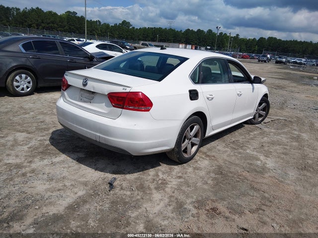 2013 Volkswagen Passat 2.5l Se მანქანა იყიდება აუქციონზე, vin: 1VWBH7A30DC021726, აუქციონის ნომერი: 45272130
