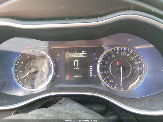 2015 Chrysler 200 Limited მანქანა იყიდება აუქციონზე, vin: 1C3CCCAB6FN750573, აუქციონის ნომერი: 45272157