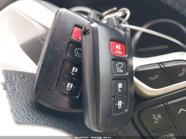 Toyota Highlander Limited 2018 5TDYZRFH0JS275232 Image 11