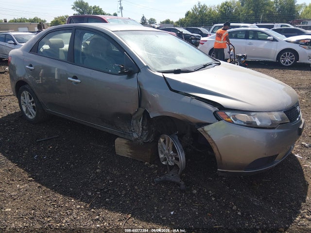 2011 Kia Forte Ex მანქანა იყიდება აუქციონზე, vin: KNAFU4A20B5392986, აუქციონის ნომერი: 45272394