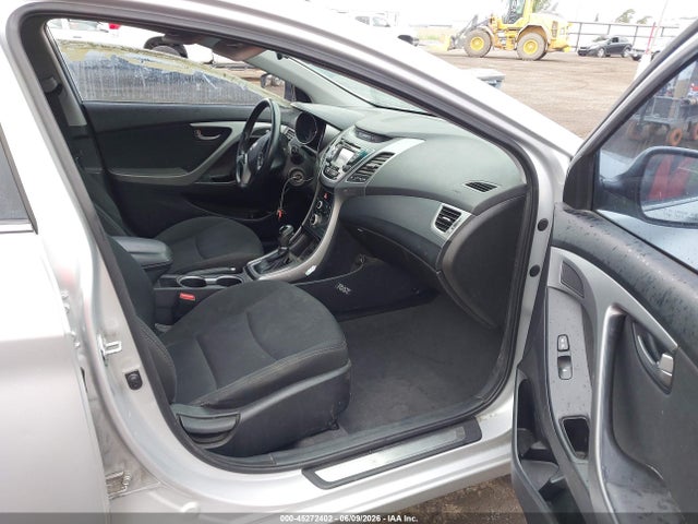 5NPDH4AEXFH585113 Hyundai ELANTRA SE