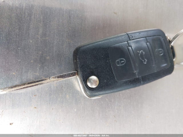 Продажа на аукционе авто 2010 Volkswagen New Beetle 2.5l, vin: 3VWRG3AG9AM034174, номер лота: 45272407