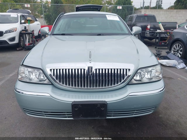 Продаж на аукціоні авто 2007 Lincoln Town Car Signature, vin: 1LNHM81W97Y635217, номер лоту: 45272533