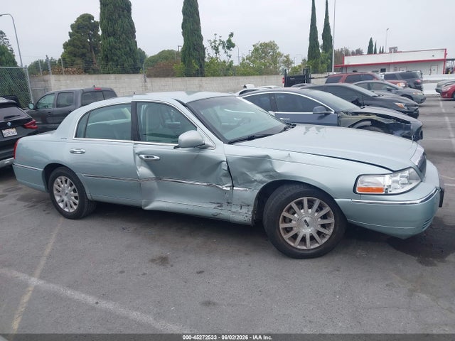 Продаж на аукціоні авто 2007 Lincoln Town Car Signature, vin: 1LNHM81W97Y635217, номер лоту: 45272533