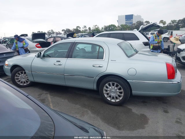 Продаж на аукціоні авто 2007 Lincoln Town Car Signature, vin: 1LNHM81W97Y635217, номер лоту: 45272533