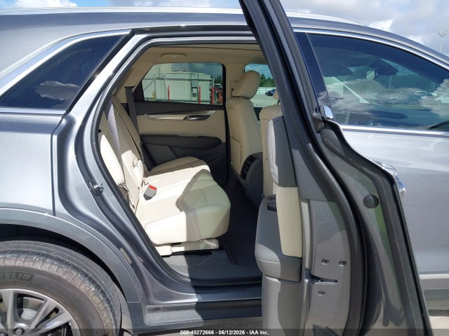45272666 :رقم المزاد ، 1GYKNCR41NZ151377 vin ، 2022 Cadillac Xt5 Fwd Premium Luxury مزاد بيع