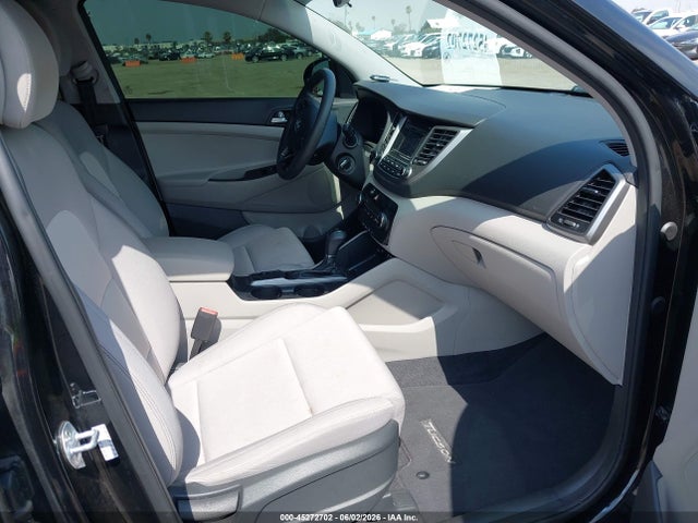 45272702 :رقم المزاد ، KM8J23A48JU698557 vin ، 2018 Hyundai Tucson Se مزاد بيع