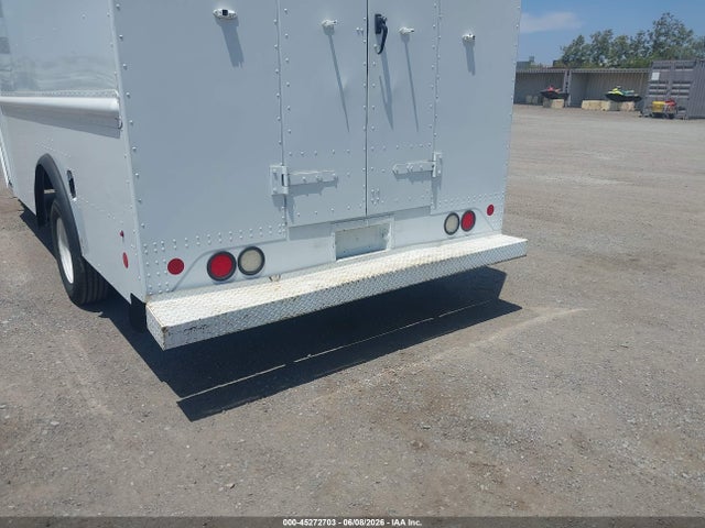 Ford E-350 Stripped 2017 1FC3E3KS4HDC67466 Image 6