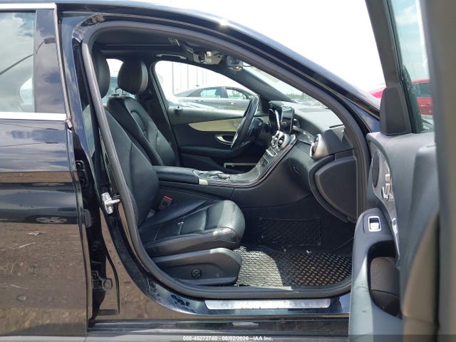 45272740 :رقم المزاد ، 55SWF8DB3KU309273 vin ، 2019 Mercedes-benz C 300 مزاد بيع