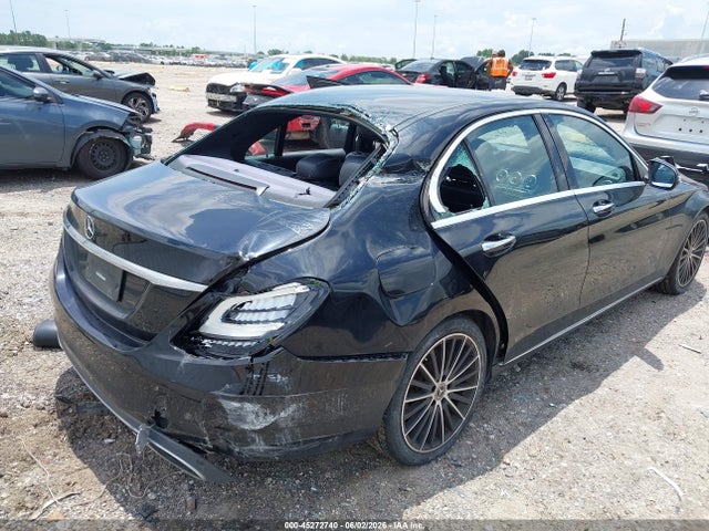 45272740 :رقم المزاد ، 55SWF8DB3KU309273 vin ، 2019 Mercedes-benz C 300 مزاد بيع
