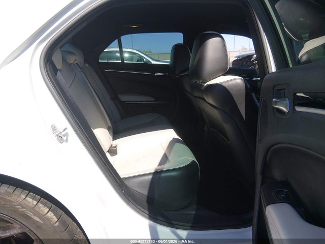 Chrysler 300 300s 2019 2C3CCABG9KH718623 Image 8