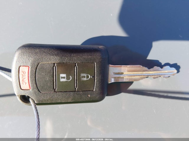 45272806 :رقم المزاد ، JA4AZ3A39JZ056935 vin ، 2018 Mitsubishi Outlander Es مزاد بيع