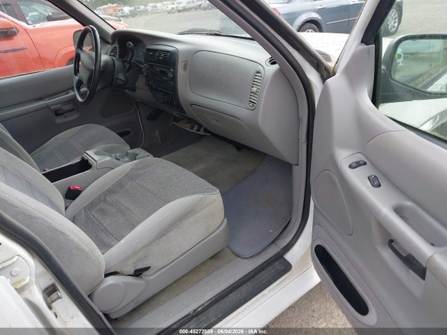 45272889 :رقم المزاد ، 1FMZU34X2WZA52119 vin ، 1998 Ford Explorer Eddie Bauer/limited/xl/xlt مزاد بيع