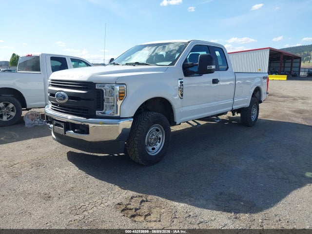 Ford F-350 Xl 2018 1FT8X3B63JEC22201 Image 2