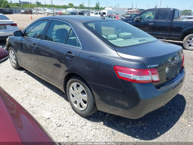 45272904 :رقم المزاد ، 4T1BF3EKXBU175236 vin ، 2011 Toyota Camry Le مزاد بيع
