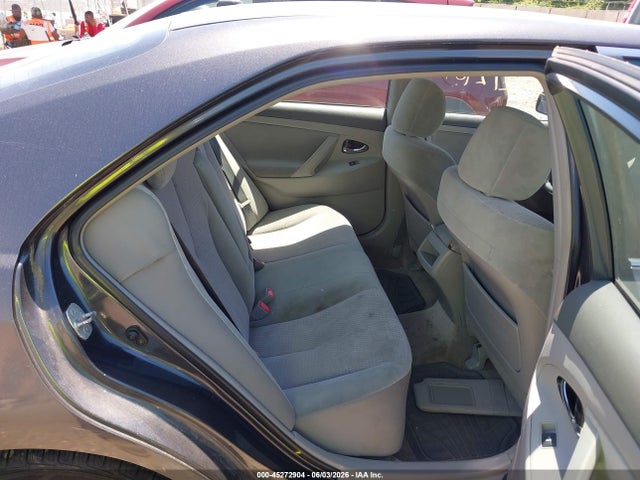 45272904 :رقم المزاد ، 4T1BF3EKXBU175236 vin ، 2011 Toyota Camry Le مزاد بيع