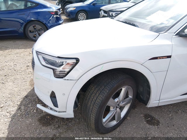 Aukcja sprzedaży 2019 Audi E-tron Premium Plus, vin: WA1LAAGE8KB024050, numer aukcji: 45273015