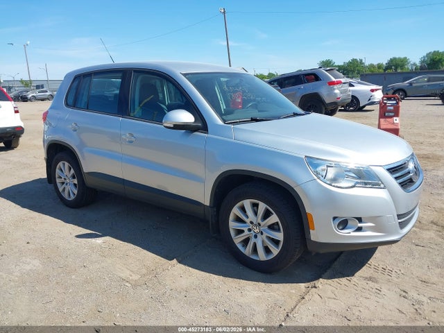 Auction sale of the 2010 Volkswagen Tiguan S, vin: WVGBV7AX0AW527870, lot number: 45273183