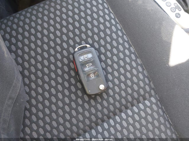Auction sale of the 2010 Volkswagen Tiguan S, vin: WVGBV7AX0AW527870, lot number: 45273183