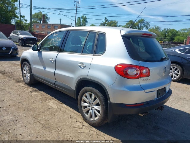 Auction sale of the 2010 Volkswagen Tiguan S, vin: WVGBV7AX0AW527870, lot number: 45273183