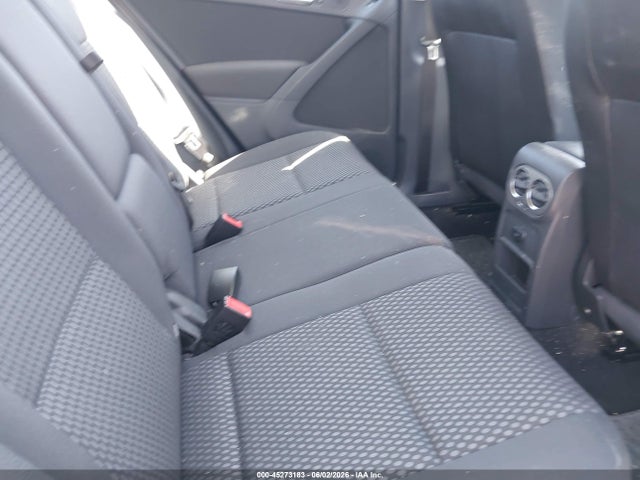 Auction sale of the 2010 Volkswagen Tiguan S, vin: WVGBV7AX0AW527870, lot number: 45273183