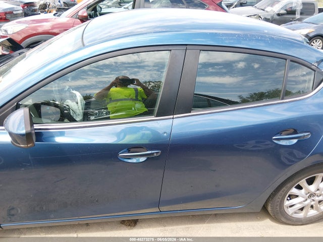 45273275 :رقم المزاد ، 3MZBN1U73JM192727 vin ، 2018 Mazda Mazda3 Sport مزاد بيع