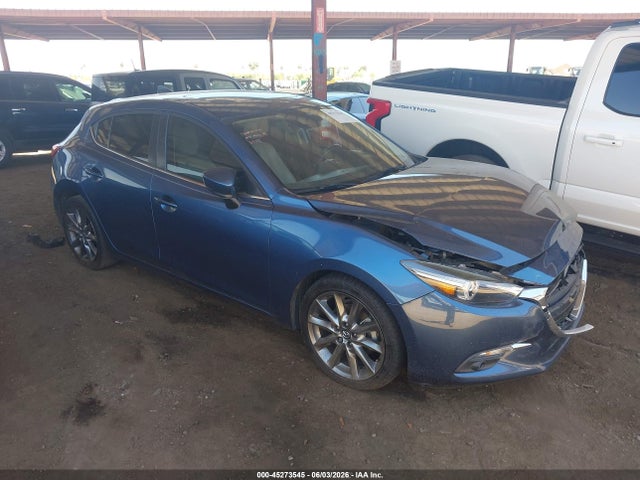 Mazda Mazda3 Grand Touring 2018 3MZBN1M38JM173412 main image
