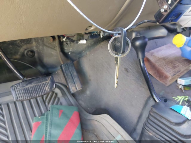 2000 Ford F-250 Lariat/xl/xlt მანქანა იყიდება აუქციონზე, vin: 1FTNW21SXYED29786, აუქციონის ნომერი: 45273576
