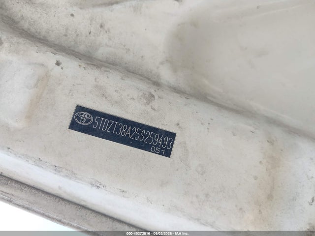 45273616 :رقم المزاد ، 5TDZT38A25S259493 vin ، 2005 Toyota Sequoia Limited V8 مزاد بيع
