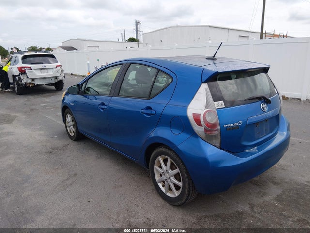 Продажа на аукционе авто 2013 Toyota Prius C Three, vin: JTDKDTB36D1551748, номер лота: 45273731
