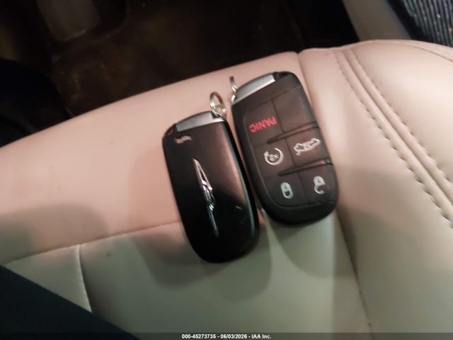 Продаж на аукціоні авто 2015 Chrysler 200 C, vin: 1C3CCCEG9FN592994, номер лоту: 45273735