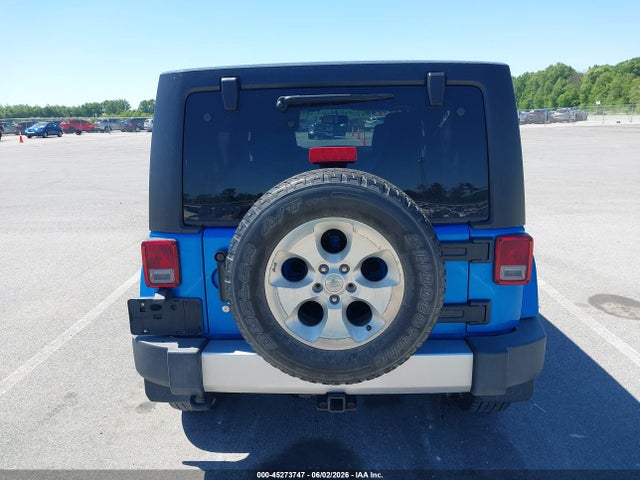 1C4BJWEG3FL555708 Jeep Wrangler Unlimited Sahara