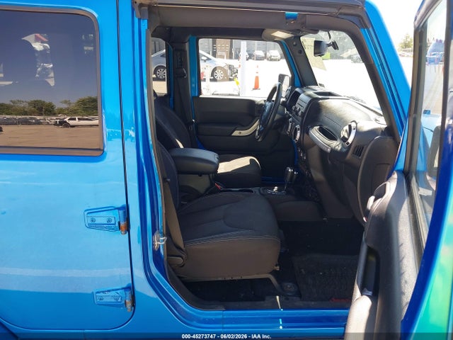 1C4BJWEG3FL555708 Jeep Wrangler Unlimited Sahara