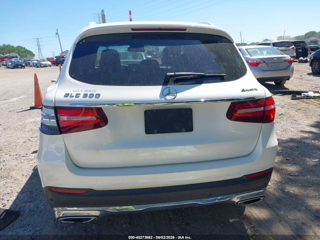 45273862 :رقم المزاد ، WDC0G4KB4JV069998 vin ، 2018 Mercedes-benz Glc 300 4matic مزاد بيع