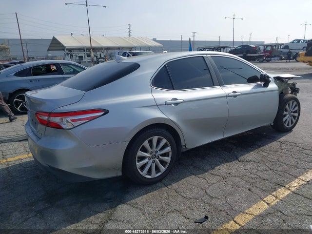 45273918 :رقم المزاد ، 4T1B11HK6KU729967 vin ، 2019 Toyota Camry Le مزاد بيع