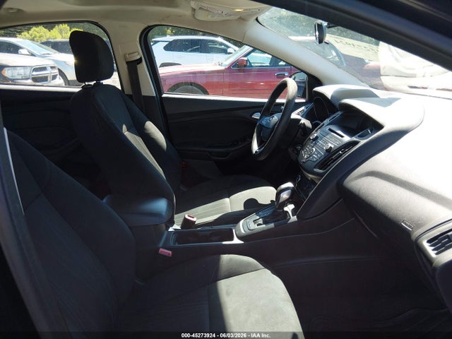 Продажа на аукционе авто 2015 Ford Focus Se, vin: 1FADP3K27FL317252, номер лота: 45273924