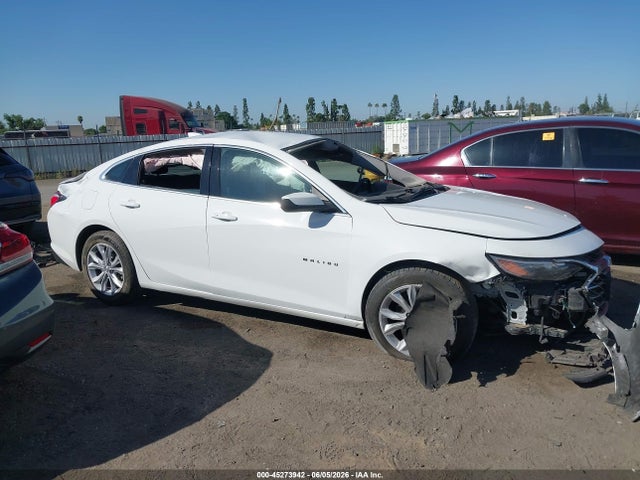 1G1ZD5ST3NF129475 Chevrolet Malibu Fwd Lt