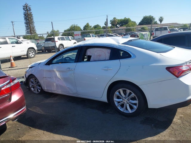 1G1ZD5ST3NF129475 Chevrolet Malibu Fwd Lt