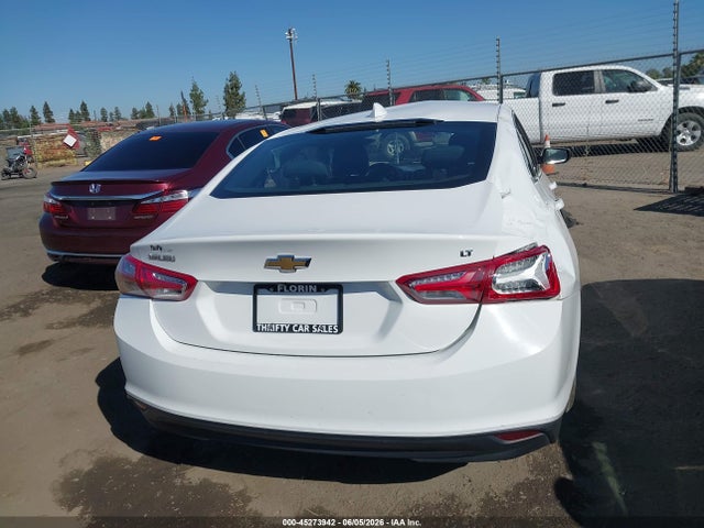 1G1ZD5ST3NF129475 Chevrolet Malibu Fwd Lt